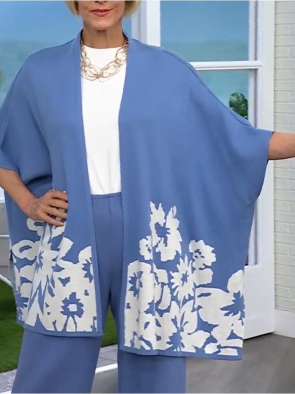 092-Wynne Layers Floral Jacquard Poncho Topper